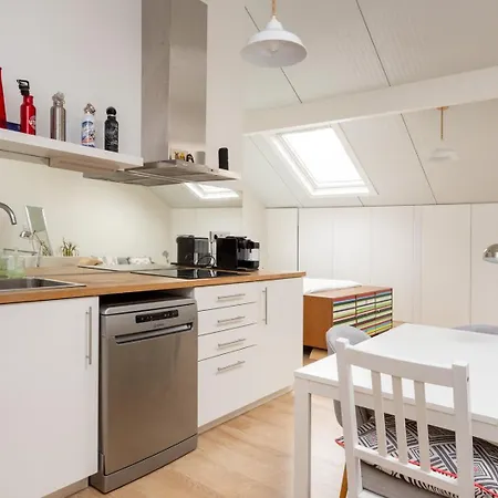 Modern Loft In Principe Real - Aircon | By Airnest * ליסבון