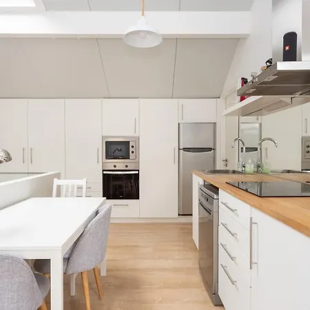 Modern Loft In Principe Real - Aircon | By Airnest ליסבון